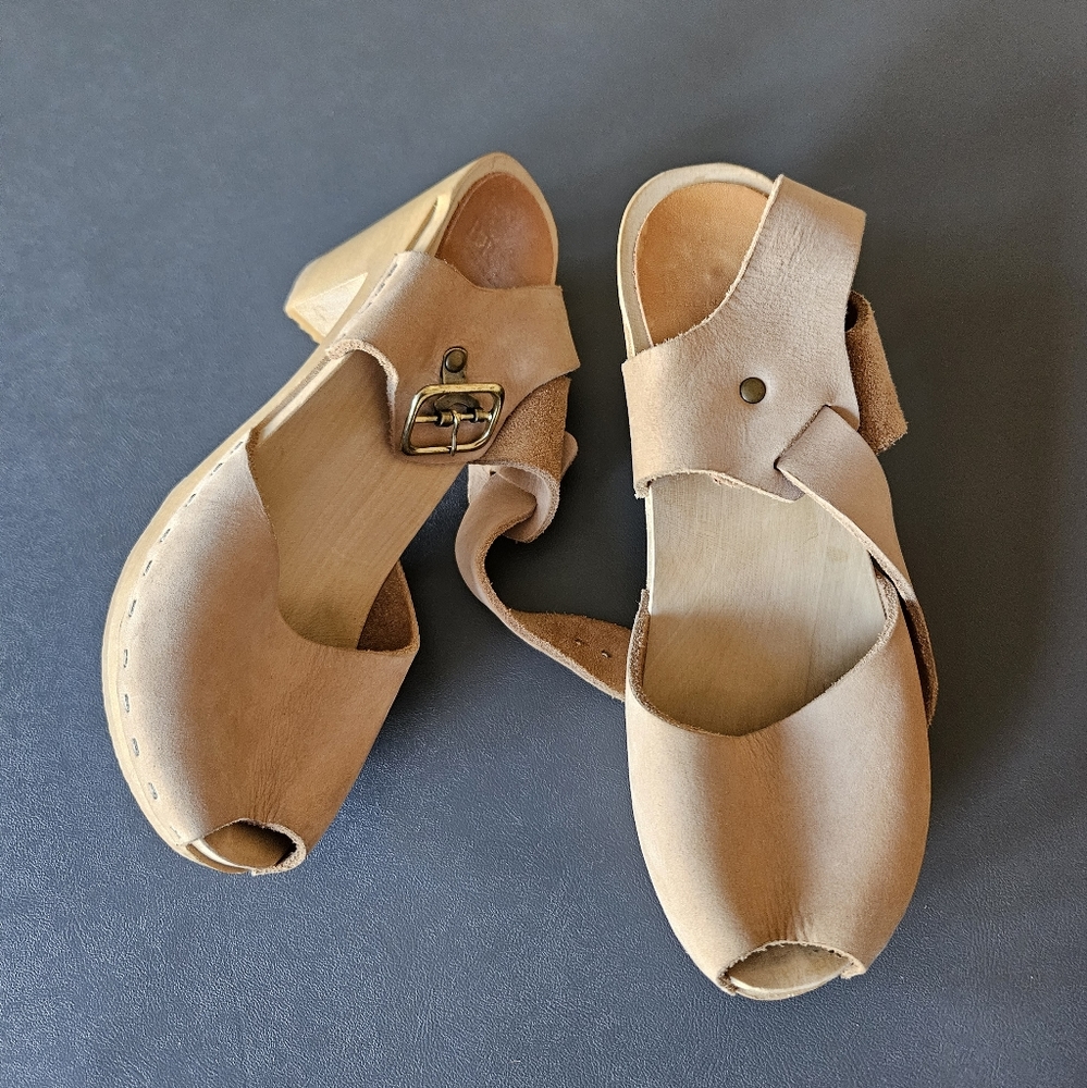 ***SOLD*** BRYR Miranda Peep Toe Mid Heel Clogs in Bone sz EU 35 / US 4.5-5 - Picture 1 of 11